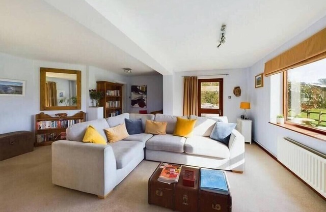 Idyllic Devon Haven: 3BR Bungalow by Moors/Beaches