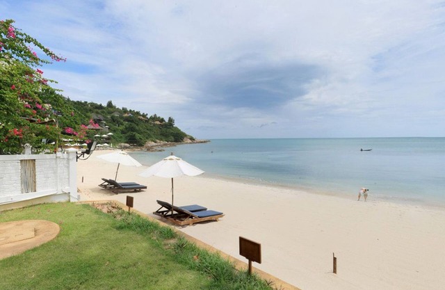 Idyllic Samui Beach Villa Resort