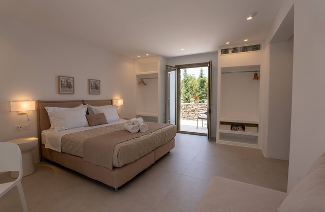 Iliad - Paros Breeze Luxury Villa