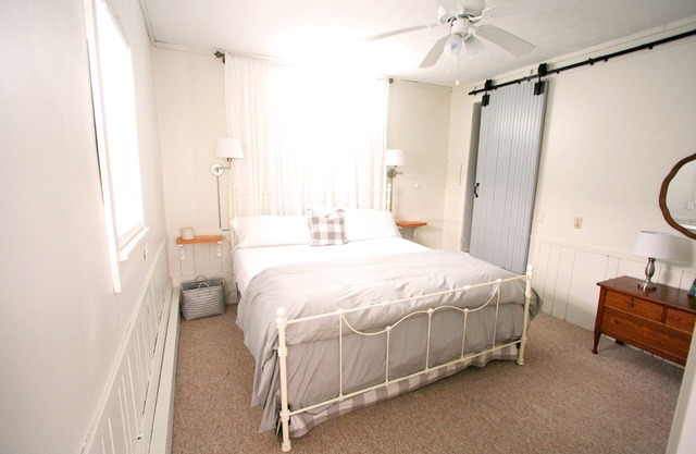 Immaculate barn apartment on stunning property in beautiful Brevard, NC!