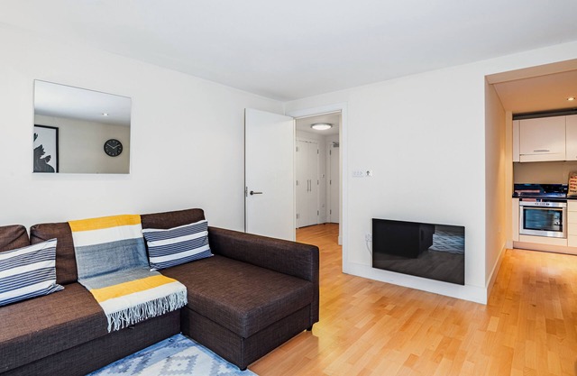 Impeccable 1-Bed Apartment in London City