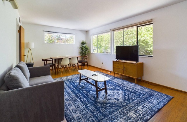 Impeccable Palo Alto 1BR w/Parking & W/D, walk to Parks, by Blueground