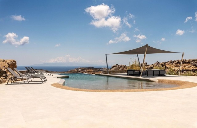 Impressive 10 Bedroom Villa, Private Infinity Pool with Panoramic Sea Views close to Elia Beach