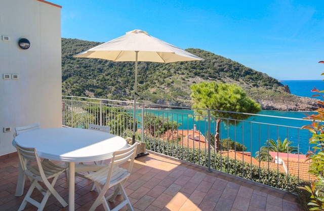 In a dreamy location with sea view - Villa Belvedere Nisporto