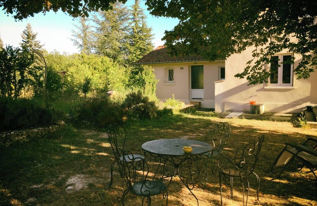 In a quiet natural setting, Studio room with private entrance.