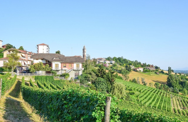 In beautiful Piedmont welcomes you this cozy vacation apartment.