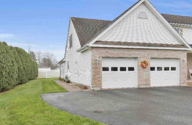 In-Law Suite in Rocky Hill with Private Entrance
