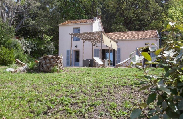 In Musella, 6-person gîte (3 bedrooms + 3 bathrooms) in the heart of the village