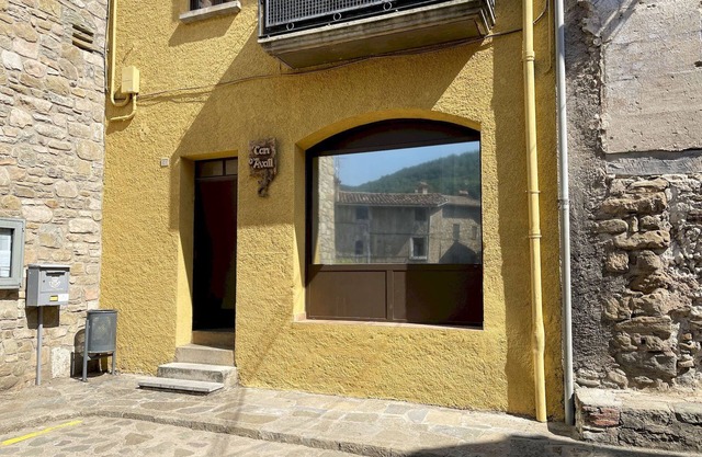 In the Garrotxa, in the middle of the nature and close to enticing places.