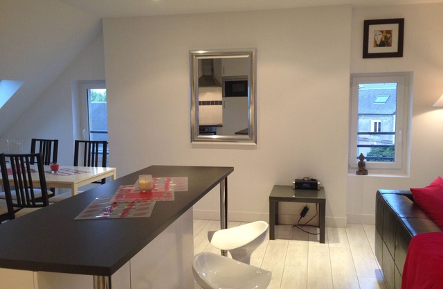 In the heart of Honfleur, 70m2 of HAPPINESS, WIFI, public parking nearby