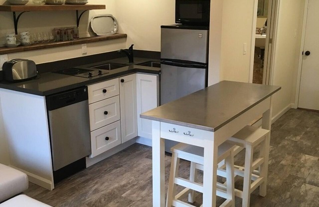 In the heart of the Marina District- walking distance to local transportation