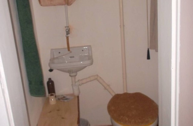 In the middle of the forest but only a 15-minute walk to the climatic health resort of Jonsdorf