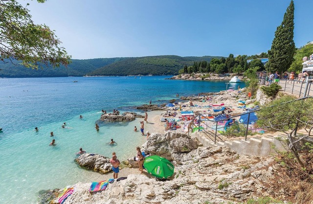 In the suburb of Labin awaits you this comfortable and cozy furnished vacation home.