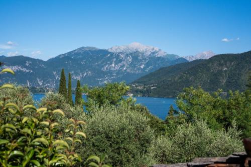 Ina's Lake Garden Nicolas Suite