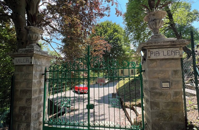 Incantevole Villa Storica, Collocata in un Vasto Parco Privato