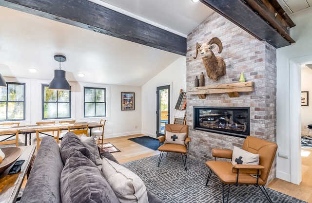 Incredible mountain house with updated kitchen, fireplace, grill & balcony
