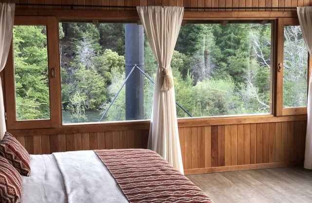 Increible Casa a Orillas del Rio Meliquina, Patagonia Argentina