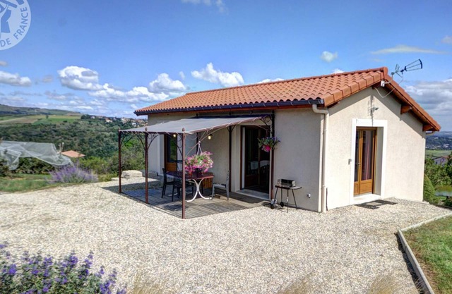 Independent Cottage with Terrace and Garden in Genilac