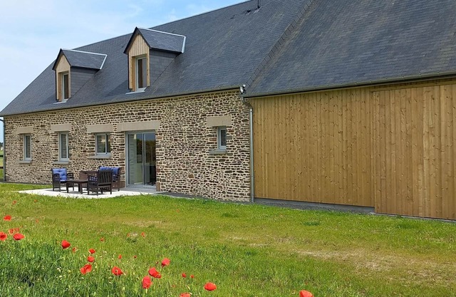 Independent house 3 bedrooms, closed garden, near Mont St-Michel