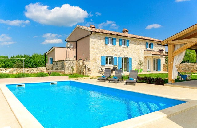 Indigenous Istrian modern stone villa SAN on a spacious property of 5500m2