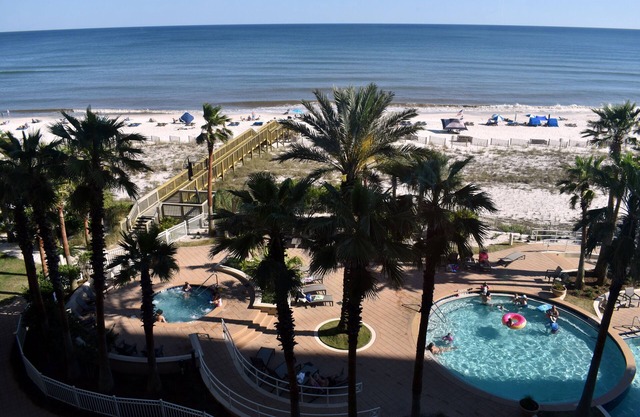Indigo 504E BeachFront!Bonus Den,BestView&AmenitiesHUGE Pool!Hot Tub,Pickleball!