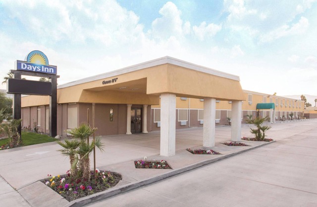 Indio is Incredible! - Day Inn By Wyndham - 2 Queen Bed room for Coachella