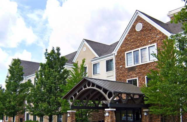 Indulge in Home-Like Comfort! Free Parking, Pet-friendly Property