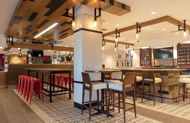 Indulge in Comfort! 4 Pet-Friendly Units, Near Disneyland Resort