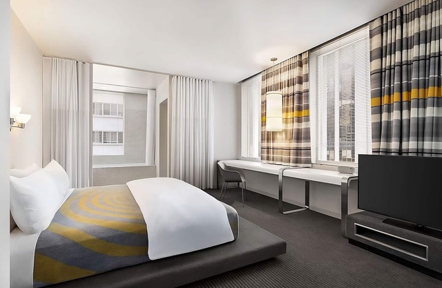 Indulge in Home Like Comfort, Dog-friendly, Near Walt Disney Concert Hall