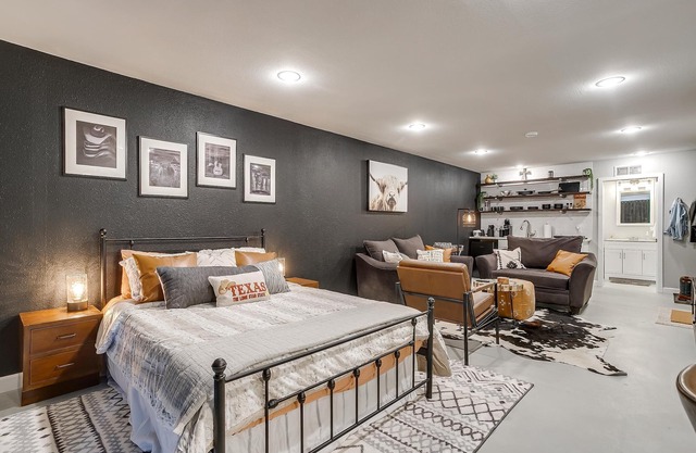 Industrial Style Guest House w/Privacy Fence