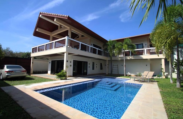 Infinity Pool Villa by Aonanta Group