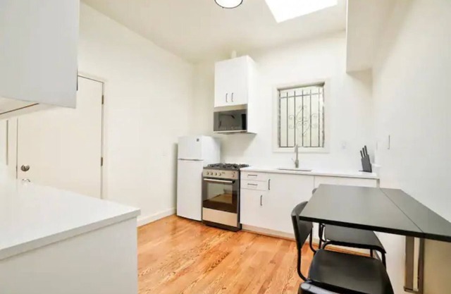 Inner Mission Cottage. Close to Tartine!