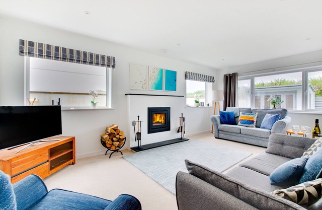 Innisfree - Six Bedroom House, Sleeps 12