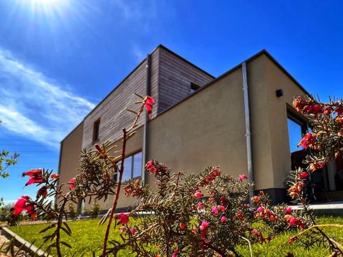 Inova Guesthouse - Comfort Room with Private Bathroom and Access to Shared Facilities