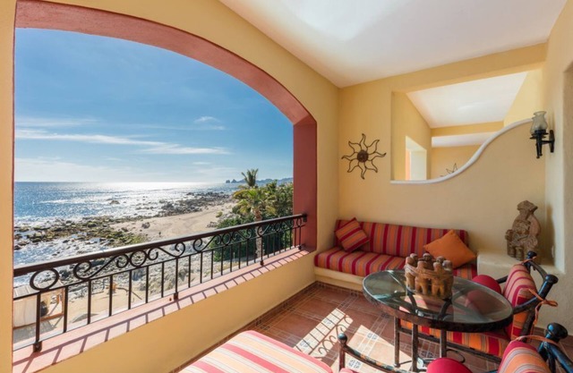 Inviting 2BR Condo with Pool & Tennis Court for Weekend Getaway