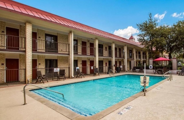 Inviting Room Close to WaterTower Theater - Relaxing Getaway