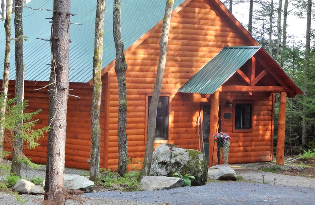 Inviting timber frame cabin in Vermont's Green Mountains