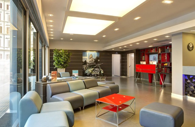 iQ Hotel Roma