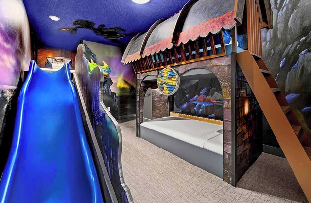 Isabella’s Island | Peaceful home w pool, luxe BRs - at the center of everything