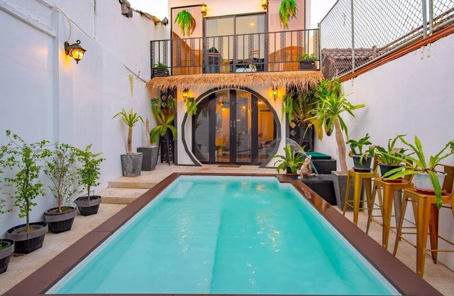 Isara Boutique Hotel and Cafe