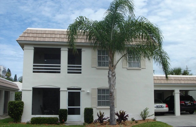 Island House Beach Resort V10B