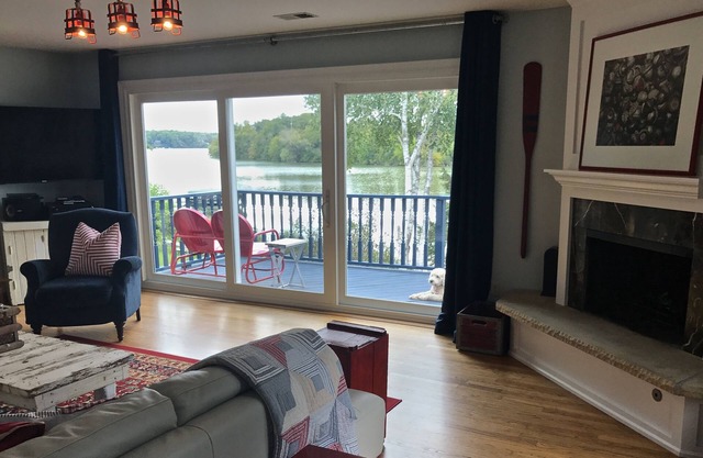 Island view cottage on crystal clear spring fed lake.