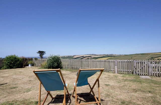 Island View - Three Bedroom House, Sleeps 5