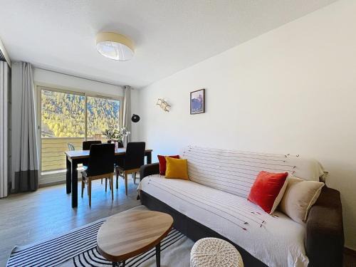 Isola 2000 T2 lumineux avec balcon, vue montagne, proche pistes