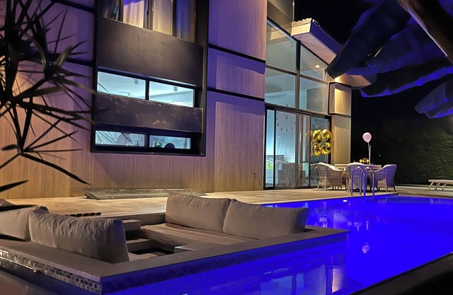 It is villa in izmir çeşme special hot swimming pool jakuzzi sauna gym 5-bedroom