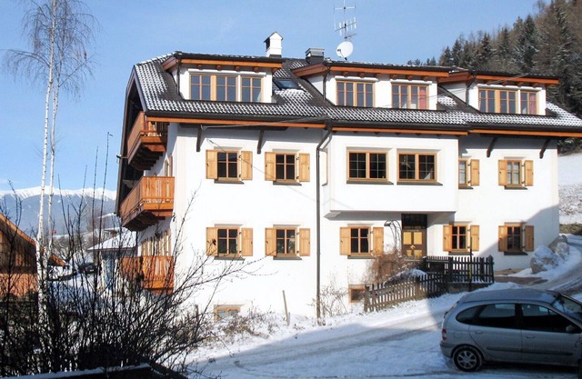 Nice apartment for 2 people with balcony, pets allowed and parking