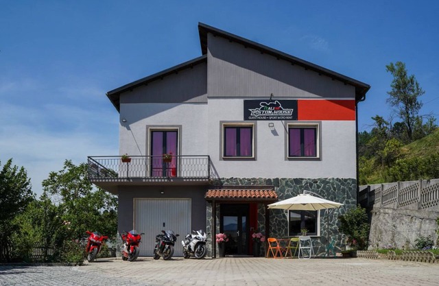 Italian Piston House