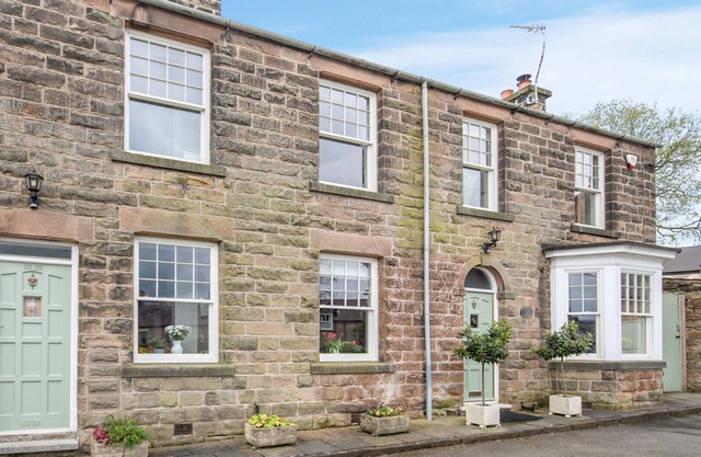 Ivy Dene - Three Bedroom House, Sleeps 6