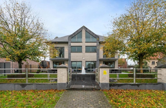 J and R flanders fields holiday homes