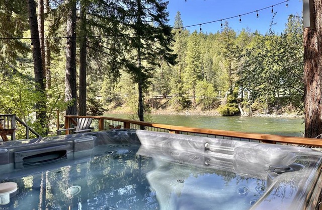 Jack's Cabin by NW Comfy Cabins